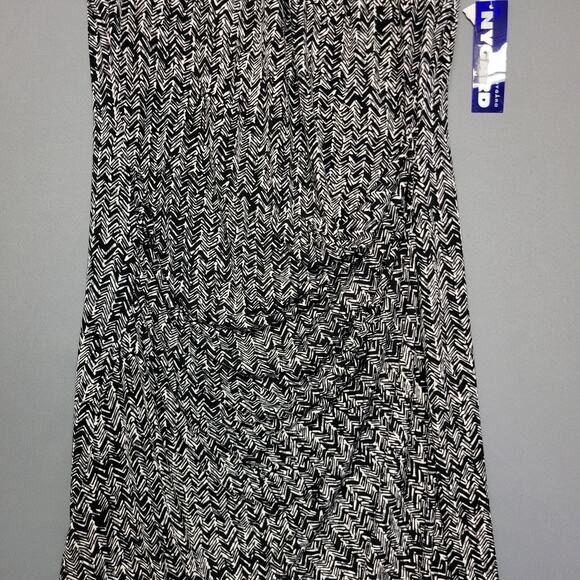 Peter Nygard Runched Sheath Dress Womens 10 Black White Sleek Modern Polished - Picture 3 of 11